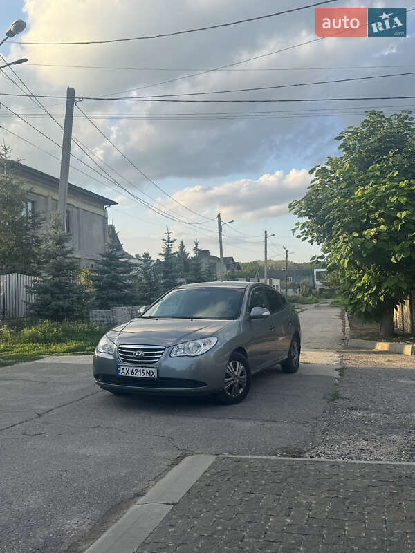 Седан Hyundai Elantra 2010 в Харькове