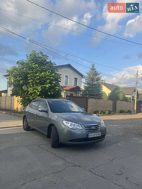 Седан Hyundai Elantra 2010 в Харькове