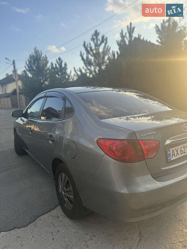 Седан Hyundai Elantra 2010 в Харькове