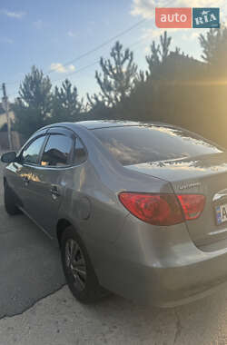 Седан Hyundai Elantra 2010 в 