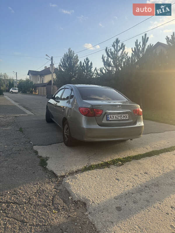 Седан Hyundai Elantra 2010 в Харькове