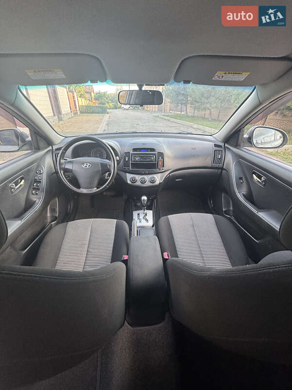 Седан Hyundai Elantra 2010 в Харькове