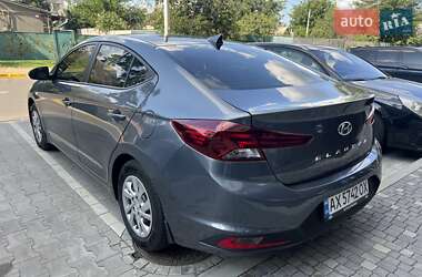Седан Hyundai Elantra 2019 в 