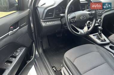 Седан Hyundai Elantra 2019 в 