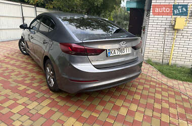 Седан Hyundai Elantra 2018 в Киеве