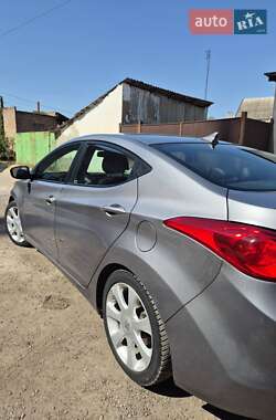 Седан Hyundai Elantra 2013 в 