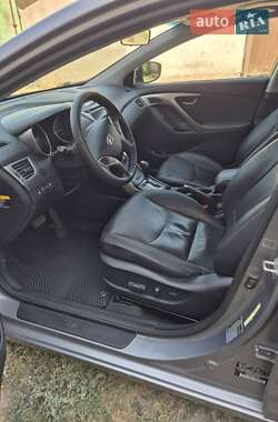 Седан Hyundai Elantra 2013 в 