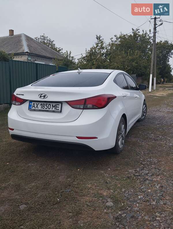 Седан Hyundai Elantra 2014 в Лозовой
