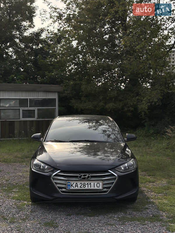 Седан Hyundai Elantra 2016 в Києві