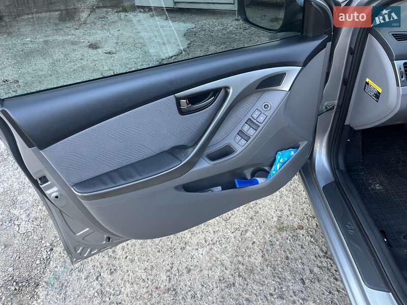 Седан Hyundai Elantra 2013 в Харькове