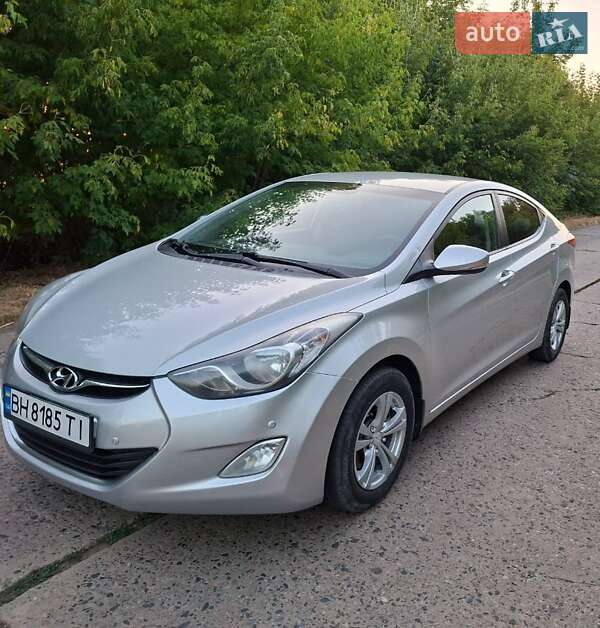 Седан Hyundai Elantra 2011 в Ананьеве