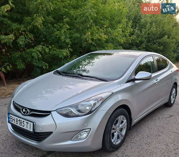 Седан Hyundai Elantra 2011 в Ананьеве