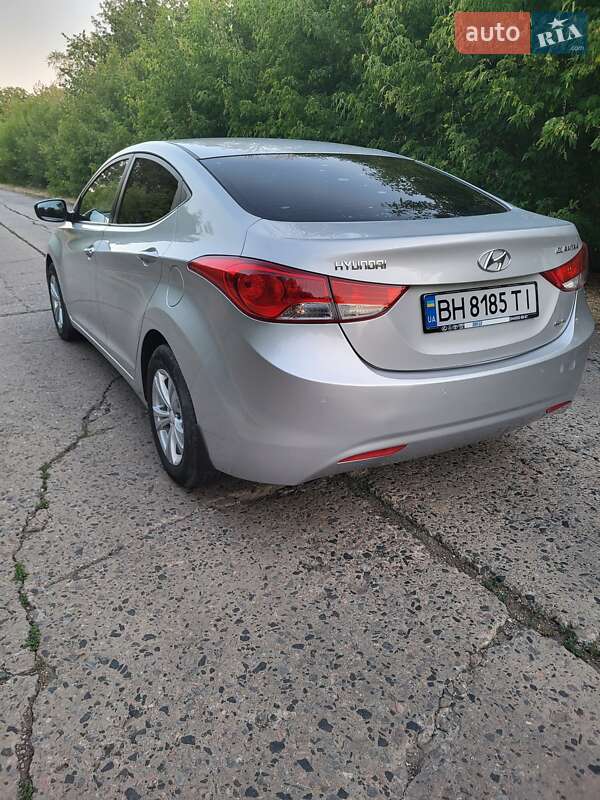 Седан Hyundai Elantra 2011 в Ананьеве