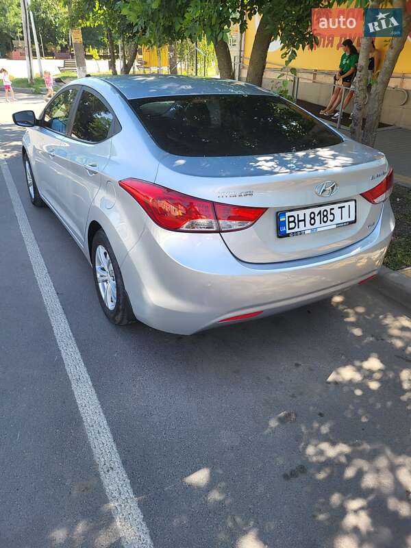 Седан Hyundai Elantra 2011 в Ананьеве