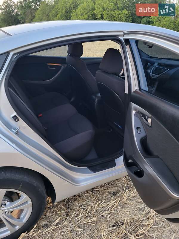Седан Hyundai Elantra 2011 в Ананьеве