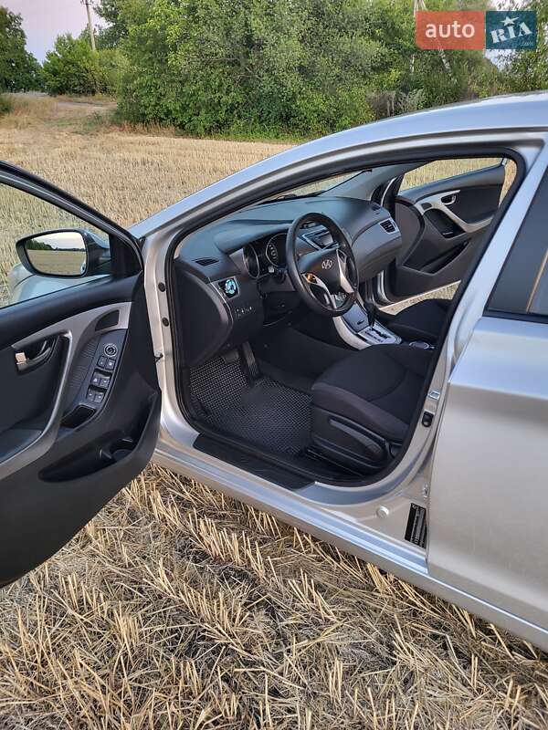 Седан Hyundai Elantra 2011 в Ананьеве