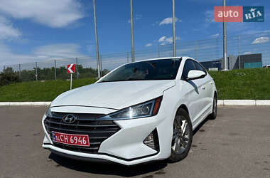 Седан Hyundai Elantra 2019 в Львові