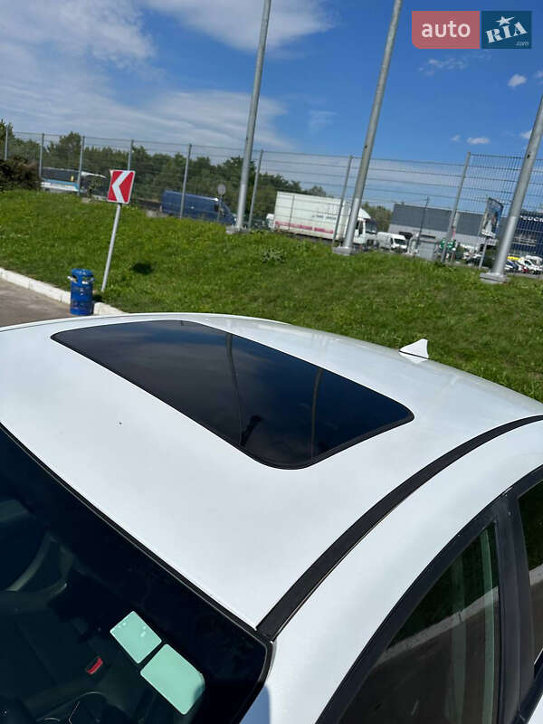 Седан Hyundai Elantra 2019 в Львове