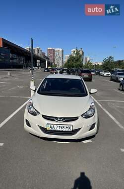 Седан Hyundai Elantra 2013 в Киеве