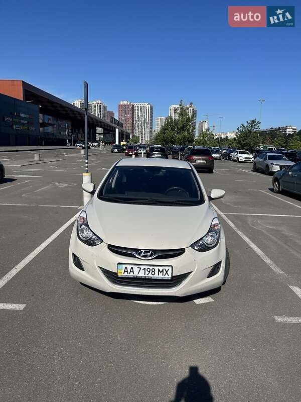 Hyundai Elantra 2013
