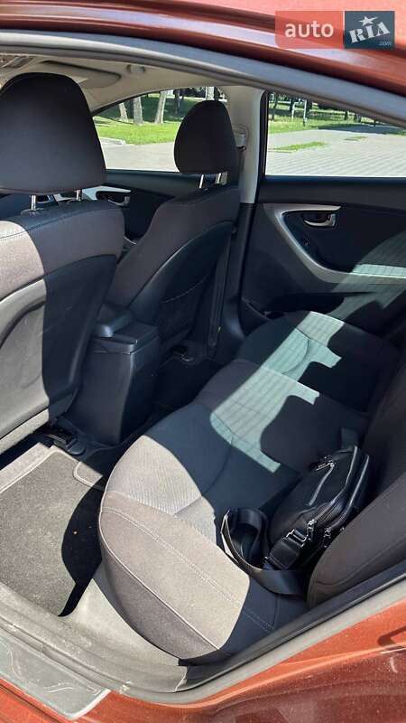 Седан Hyundai Elantra 2012 в Лубнах