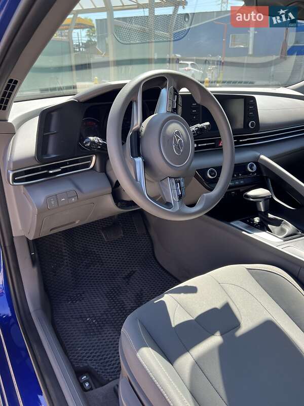 Седан Hyundai Elantra 2021 в Одессе