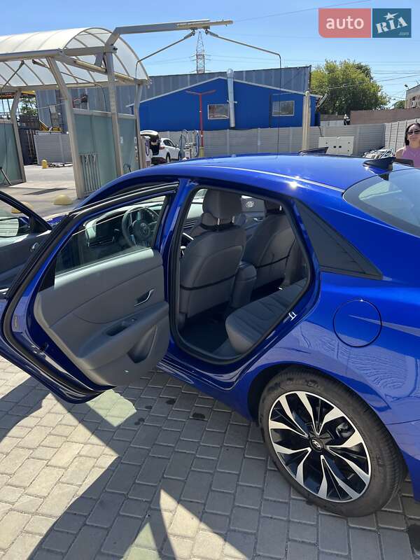 Седан Hyundai Elantra 2021 в Одессе