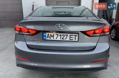 Седан Hyundai Elantra 2018 в Киеве