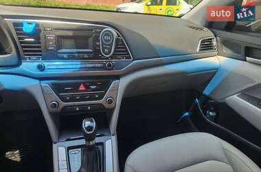Седан Hyundai Elantra 2016 в 