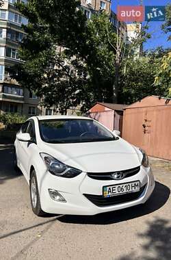 Седан Hyundai Elantra 2013 в Кривом Роге