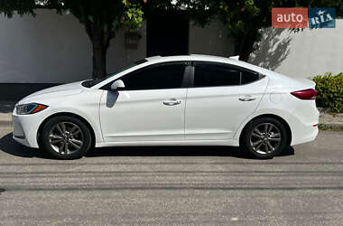 Седан Hyundai Elantra 2016 в Києві