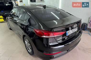Седан Hyundai Elantra 2017 в 