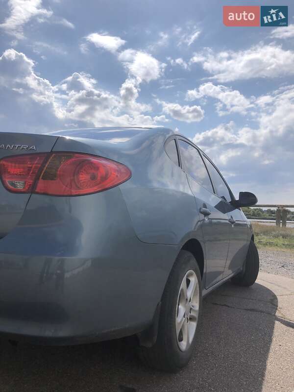 Седан Hyundai Elantra 2007 в Славянске
