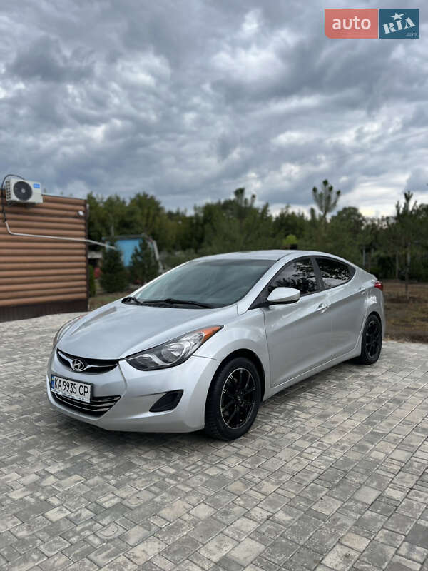 Седан Hyundai Elantra 2013 в 