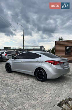 Седан Hyundai Elantra 2013 в 