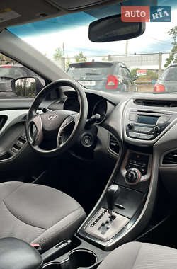 Седан Hyundai Elantra 2013 в 