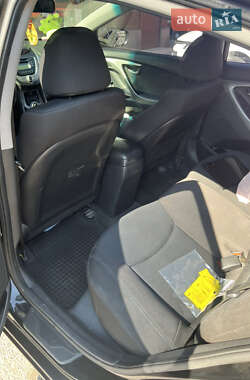 Седан Hyundai Elantra 2013 в 