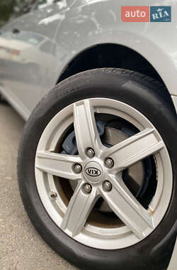 Седан Hyundai Elantra 2011 в 
