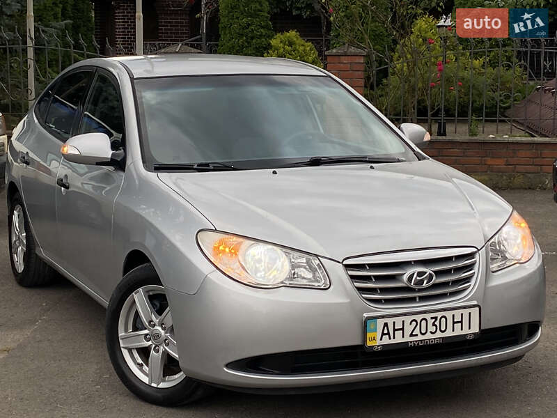 Седан Hyundai Elantra 2011 в Дрогобыче