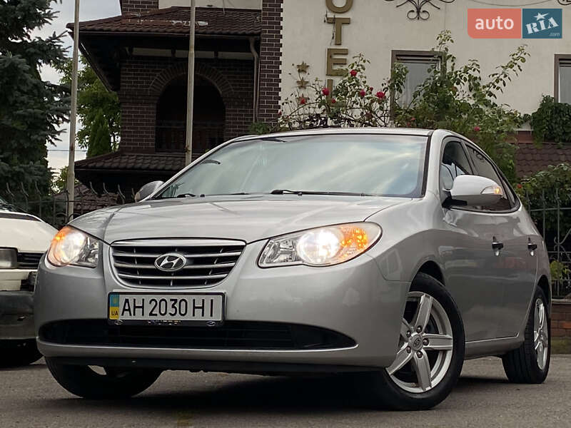 Седан Hyundai Elantra 2011 в Дрогобыче