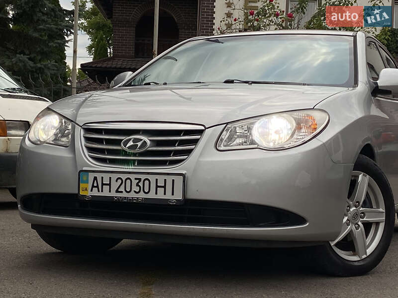 Седан Hyundai Elantra 2011 в Дрогобыче