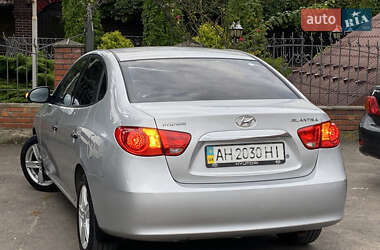 Седан Hyundai Elantra 2011 в 