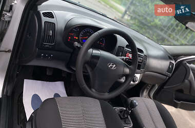Седан Hyundai Elantra 2011 в 