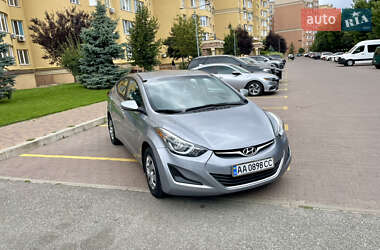 Седан Hyundai Elantra 2015 в Киеве