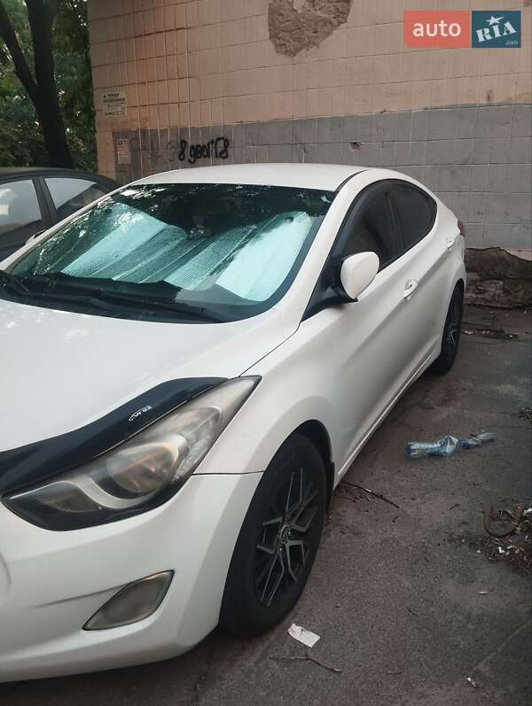Седан Hyundai Elantra 2013 в Киеве