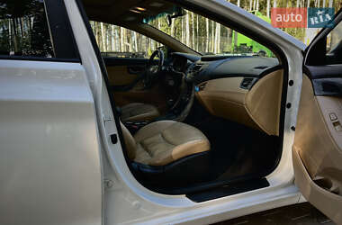 Седан Hyundai Elantra 2013 в 