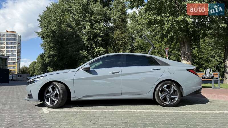 Седан Hyundai Elantra 2021 в Хмельницькому