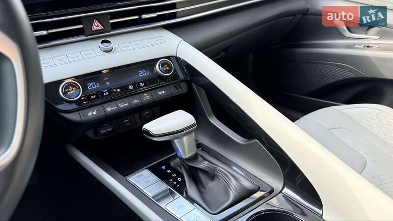 Седан Hyundai Elantra 2021 в Хмельницькому