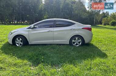 Седан Hyundai Elantra 2013 в Староконстантинове
