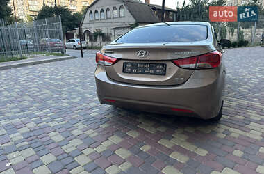 Седан Hyundai Elantra 2013 в 